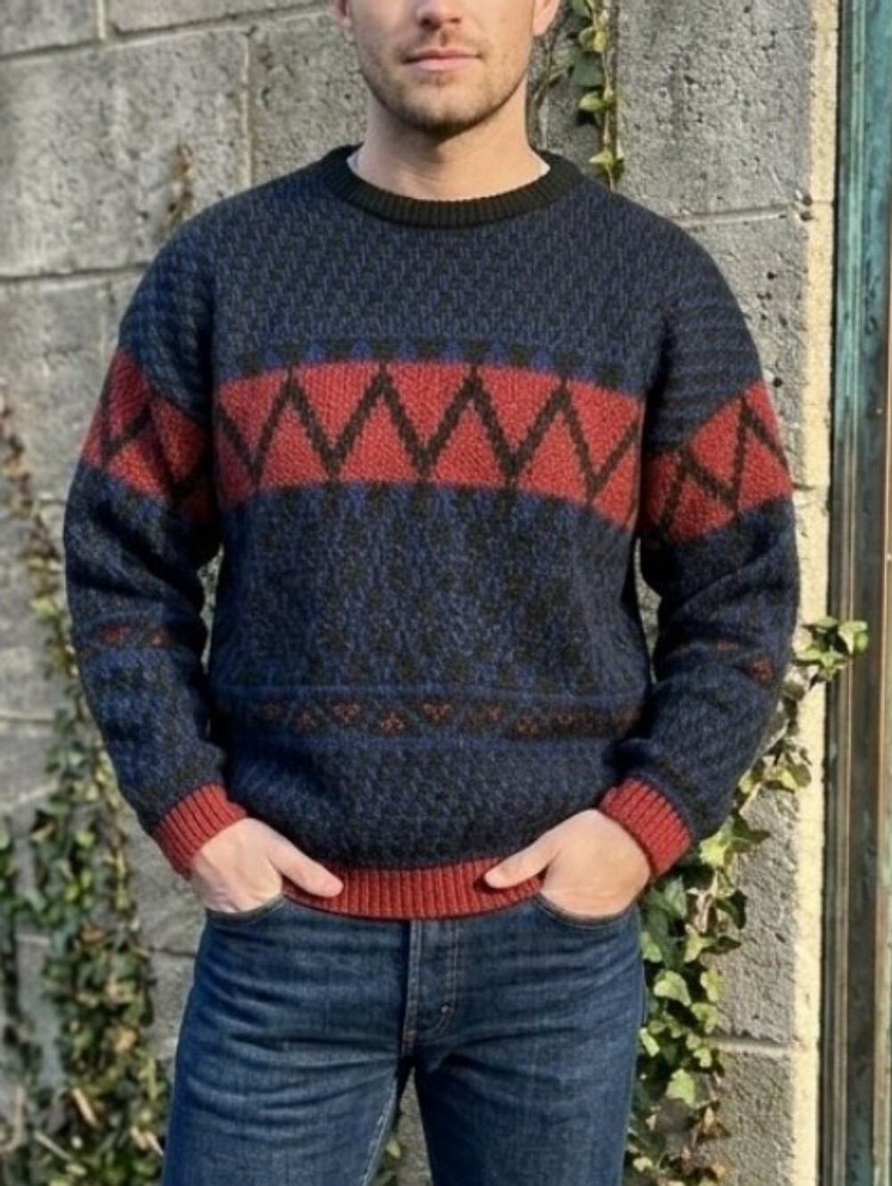 Vintage PERMIT Unisex Navy & Red Patterned Crewneck Thick Knit Pullover Sweater
